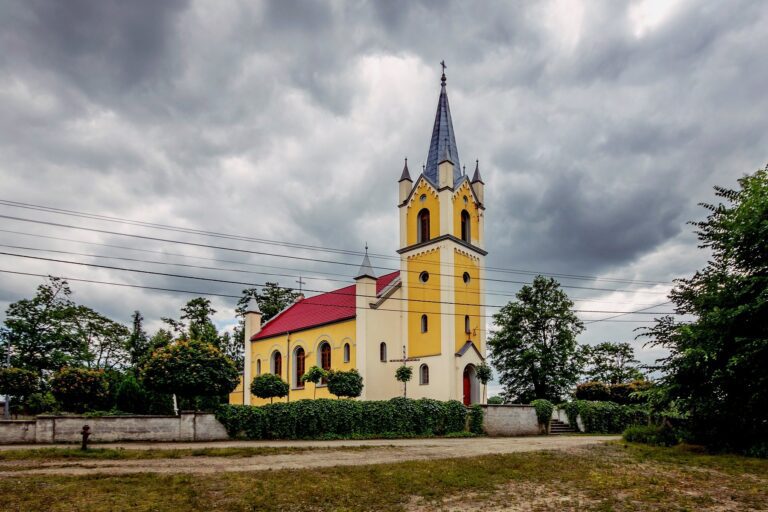 Kościół Wszystkich Świętych w Głuszynie