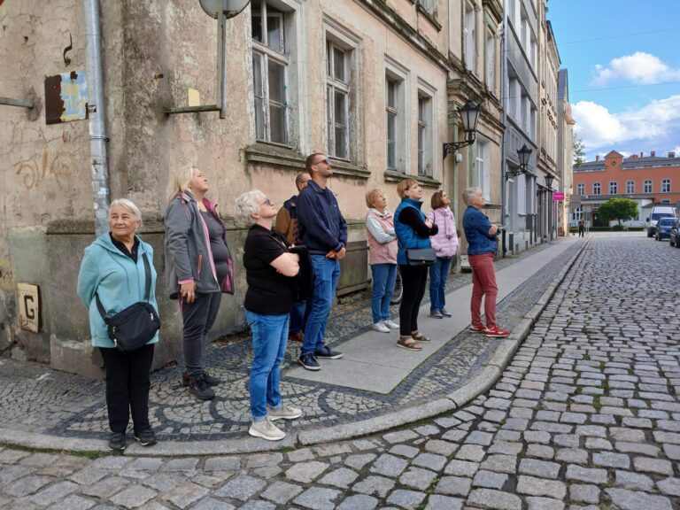 Blok, dom, kamienica. Architektoniczny spacer po namysłowskich ulicach